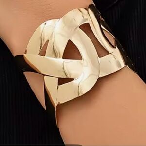 Elegant Gold Cuff Bracelet